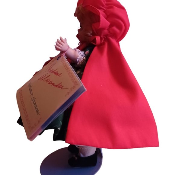 Madam Alexander Red Riding Hood - Picture 2 of 4